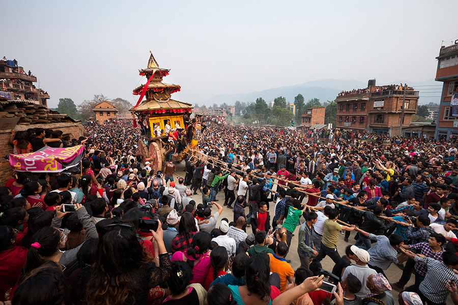 Pulling chariot at Bhaktapur